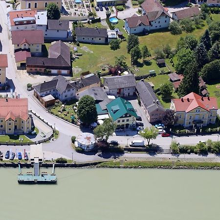 Zum Schiffmeister Wesenufer Exterior photo